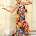 Natalia Lobo Instagram - Porque el planeta necesita que nos empecemos a relacionar con el de otra manera y que tomemos consciencia , entre otras cosas , de nuestra manera de consumir , #economiacircular para la hermosa nota de @paratirevista con dos vestidos de @benitofernandez de los 90s El momento es ahora 🙌 El cambio llego para quedarse 🌎 Fotos @fotos_diego Y gracias @regina_cosmetics por dejarme siempre tan bella , sacas la diosa que hay en mi ❤️ #creandonuestrapropiarealidad #elevarlafrecuencia #amorporlanaturaleza
