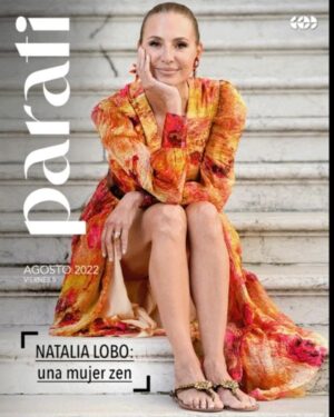 Natalia Lobo Instagram - Gracias @paratirevista por esta nota tan hermosa , profunda y verdadera 🙌
Gracias por la buena onda y la alegria  en cada paso de la produccion , gracias por el respeto , la escucha , la coneccion , el arte y la vibra alta en todo momento 
Gracias @mariterizzo , @fotos_diego y @fabi.polinelli equipazo !!!
Gracias @adrianbrownofficial y @losvadosdelisen por su arte 
Y gracias queridisimos amigos de mi corazon  @regina_cosmetics
y @benitofernandez  por estar siempre conmigo 🤍 
Las fotos son tan increibles que pronto comparto mas !!! 
Feliz viernes para tod@s