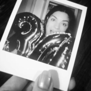 Natalie Madueño Instagram - Af hjertet tak for alle hilsnerne igår! Det er for fedt at ha fødselsdag og I er for dejlige ❤️ ... Til jer der ik har gratuleret endnu, så tager jeg gerne imod kage som kompensation.
#birthday #30isthenewblack #theresalwaysroomformorecake 
From the bottom of my heart, thanks for all the greetings on my birthday yesterday ❤️