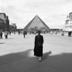 Natalie Madueño Instagram - Jeg kan fandeme ikke se klokkeren fra Notre Dame nogen steder. #hvorerdenpukkelryggede #godtjegikkeervinduespudser