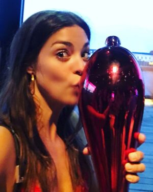 Natalie Madueño Instagram - Årets Forestilling 2018! Kæmpe tillykke til Teater Republique og alle medvirkende på Festen! Tak til alle der så forestillingen og til juryen for prisen! 
#reumert2018 #teaterrepublique #festen #tak