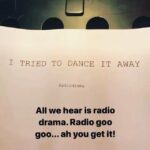 Natalie Madueño Instagram – Tak til @akt1radiodrama for en skøn aften. Og ikke mindst til @nicoleifaber for instruktion og @tinehoeg for en fantastisk sjov og rørende tekst. Kan snart høres på akt1.dk
#hidingbehindthemic #radiodrama