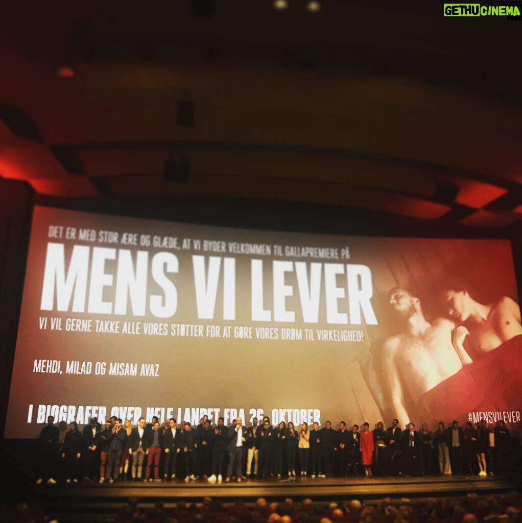 Natalie Madueño Instagram - Premiere igår på Mens Vi Lever. Tillykke til hele holdet! @mehdiavaz @miladavaz #mensvilever #sfstudio Imperial Theater, Copenhagen
