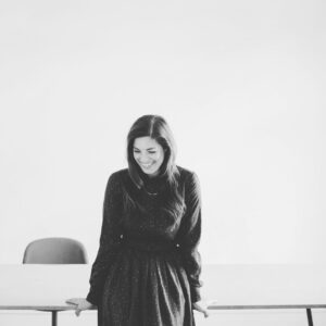 Natalie Madueño Instagram - Så kan jeg endelig dele det... Jeg har designet en bæredygtig tøjkollektion! Det er foregået i et fantastisk samarbejde med NoaNoa og til november løfter vi sløret for det hele. #creativity #noanoa #wearyourstory