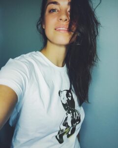 Natalie Madueño Instagram - Står du og mangler en t-shirt? Eller vil du bare gerne støtte en go sag? Eller begge dele? Mødrehjælpen og By Malene Birger har designet en T-shirt med en mission: at give de mest hårdt trængte familier og børn en dejlig jul. HELE overskuddet fra salget af T-shirten går derfor til Mødrehjælpens julehjælp. Køb den i By Malene Birgers butikker eller online på bymalenebirger.com #mymalene This season, Mødrehjælpen and By Malene Birger has designed a T-shirt with a mission: to help families have the holidays they deserve. That’s why all profits from the sales of this T-shirt will go to Mødrehjælpen’s Christmas fundraising. Shop now in stores and on bymalenebirger.com #mymalene