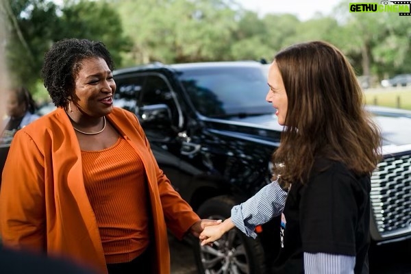 Natalie Portman Instagram - Georgia, loved meeting you all today! You are so lucky to have the opportunity to vote for @staceyabrams. If you haven’t yet voted, visit staceyabrams.com/voting to double check your polling location ahead of 11/8 + check in on 3 friends and make sure they’re voting too.