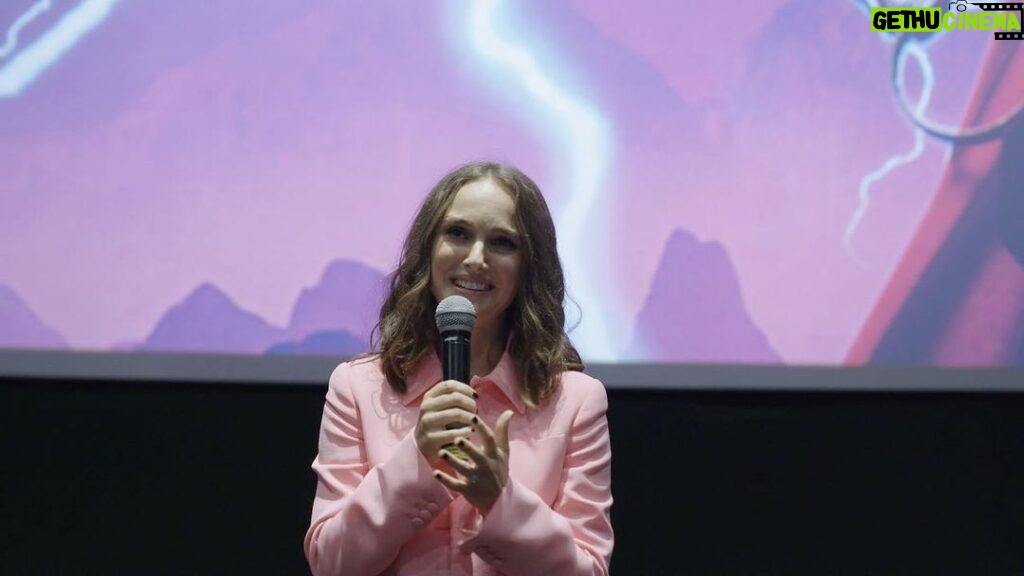 Natalie Portman Instagram - Happy opening weekend! Loved surprising you all in Rome. Link in bio for tickets 👆@thorofficial @marvelitalia