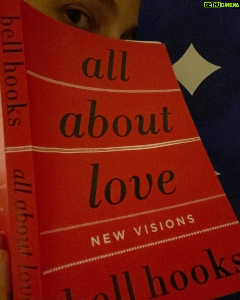 Natalie Portman Instagram - We lost one of our heroes last month. Please join me in reading Bell Hooks, especially if you haven’t yet read her. In All About Love, she explores the divisions that cause suffering, the ways in which we can heal a polarized society. @natsbookclub #janbookpick #mercimartin
