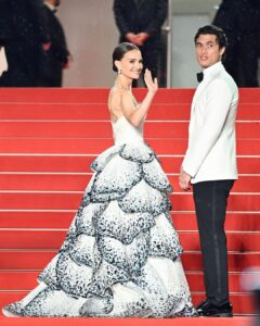Natalie Portman Instagram - Such a special night at the @festivaldecannes premiere of #MayDecember — wearing a @dior recreation by @mariagraziachiuri of the Junon dress designed by Monsieur Dior in 1949. Thank you again to @mariagraziachiuri and the entire @dior team and Atelier for your care, hard work, and creativity.  Dress @dior  Hair @mararoszak Makeup @miwookim @diorbeauty Styling #RyanHastings #ad @gettyimages