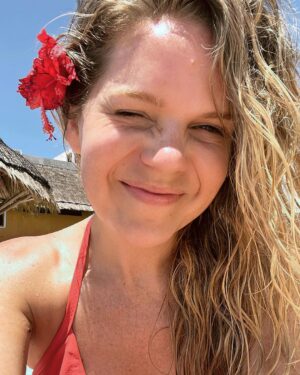 Natalie Stovall Instagram - Heart refueled. 🤍
Had a quick little getaway to our fav spot @villa_la_bella on Isla Mujeres for a belated anniversary trip. 💃🏼🥂