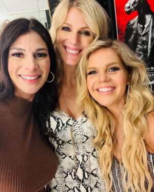 Natalie Stovall Instagram - Family at the @opry makes it even more special! 🙏🏻🤍