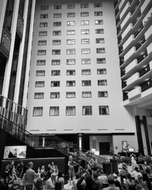 Natalie Stovall Instagram - #CMAFest week including rehearsals, press day, a quick trip to Texas and back, Opry, guest slot with @charles_esten, and a rained out River Stage show that turned into a take over of the lobby of the downtown Hilton. The impromptu acoustic set and hang with everyone was the perfect way to close out the week. 🥹🥹🙏🏻🙏🏻