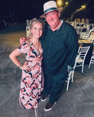 Natalie Stovall Instagram - What an incredible trip for a great cause! Children’s Miracle Network partnered with Ace Hardware asked Jen to play in their celebrity golf tournament (thank you  Jen for being an amazing golfer!🏌🏼‍♀️) and us to perform for the event. 🥰 It’s always amazing to me to get to do what I love and then to have it be for a great cause, but this was extra special. So proud to help raise money for @vumcchildren 🤍🤍 Was so cool to meet and hang with @bbbaumgartner aka KEVIN!!! And SO fun hanging with all the guys there (and of course singing with @greg_maddux31 💃🏼) Shoutout to our Chicago boys on mine and Stevie’s golf team!! Thanks for all the coaching and letting me sink all the easy putts 😂 Glad I could really help with that 2nd place win 😜 

Be sure and watch @jenniferwayne on the #AceShootout to help #ChangeKidsHealth. You can watch April 22 at 8 pm ET on the @GolfChannel to see who wins and how much money we raised for @CMNHospitals @acehardware