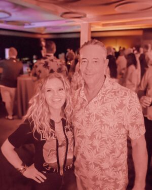 Natalie Stovall Instagram - What an incredible trip for a great cause! Children’s Miracle Network partnered with Ace Hardware asked Jen to play in their celebrity golf tournament (thank you  Jen for being an amazing golfer!🏌🏼‍♀️) and us to perform for the event. 🥰 It’s always amazing to me to get to do what I love and then to have it be for a great cause, but this was extra special. So proud to help raise money for @vumcchildren 🤍🤍 Was so cool to meet and hang with @bbbaumgartner aka KEVIN!!! And SO fun hanging with all the guys there (and of course singing with @greg_maddux31 💃🏼) Shoutout to our Chicago boys on mine and Stevie’s golf team!! Thanks for all the coaching and letting me sink all the easy putts 😂 Glad I could really help with that 2nd place win 😜 

Be sure and watch @jenniferwayne on the #AceShootout to help #ChangeKidsHealth. You can watch April 22 at 8 pm ET on the @GolfChannel to see who wins and how much money we raised for @CMNHospitals @acehardware