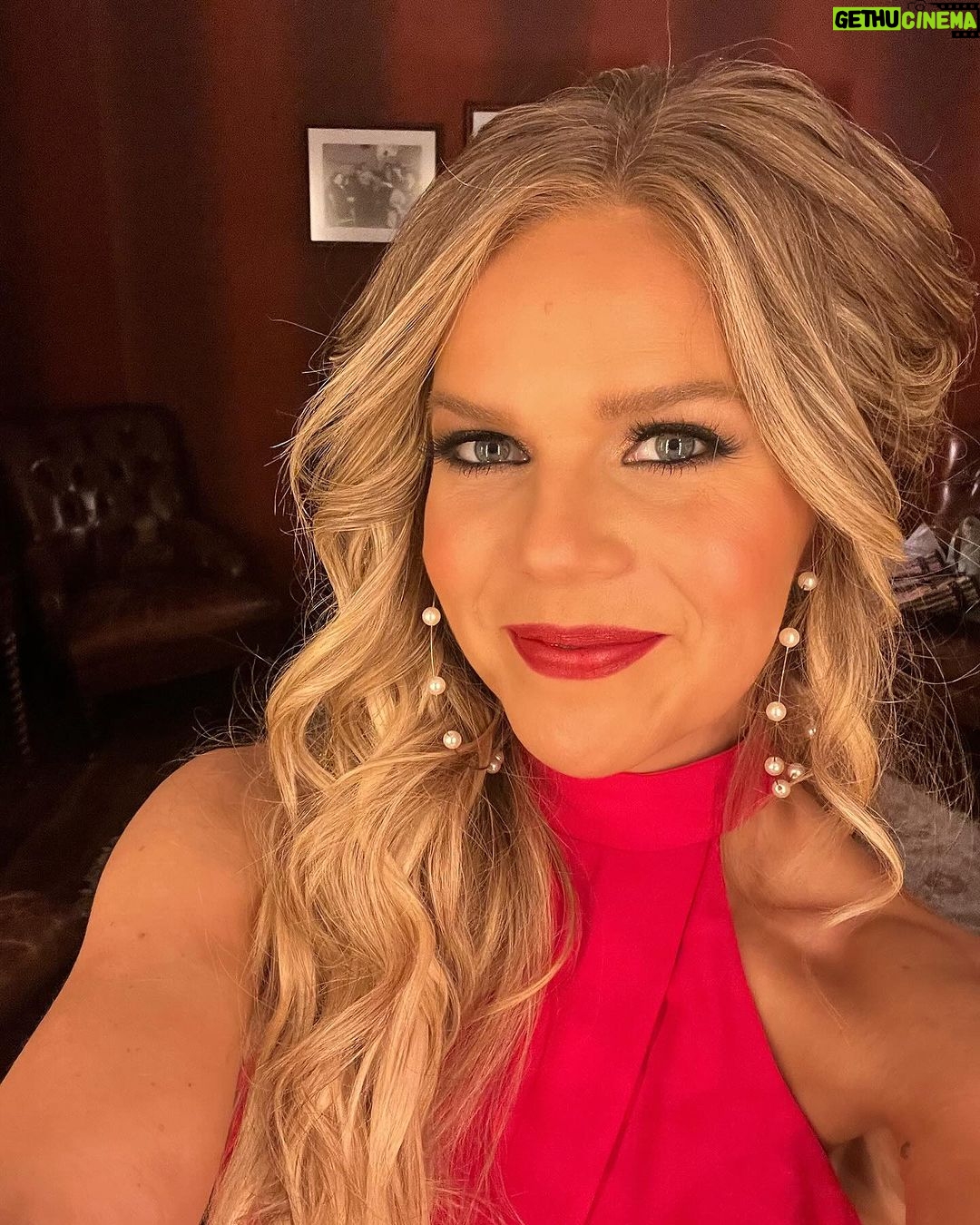 Natalie Stovall Instagram The opry Christmas Special is happening