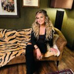 Natalie Stovall Instagram - Tune in to tonight’s @opry on @circleallaccess at 9/8C with @laineywilson @laurenalaina and @charlieworsham (and @realjennygill !!🤩) 💃🏼🥂 It’s an hour full of joy and friends supporting each other. Not to mention… @therealmarzcollins really outdid herself with this hair! 👀💋