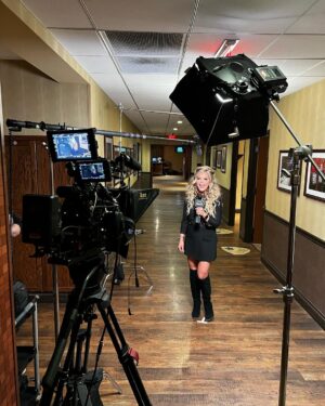 Natalie Stovall Instagram - Tune in to tonight’s @opry on @circleallaccess at 9/8C with @laineywilson @laurenalaina and @charlieworsham (and @realjennygill !!🤩) 💃🏼🥂 It’s an hour full of joy and friends supporting each other. Not to mention… @therealmarzcollins really outdid herself with this hair! 👀💋