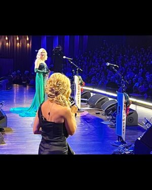 Natalie Stovall Instagram - 🌟TONIGHT🌟 on the @opry 🎙️We relive the magic of @ashleymcbryde ‘s induction night. Country icon @terriclarkmusic did the honors, @jossstone had her debut and as ALWAYS Ashley was the stunning, honest, incredible shining star that makes us all proud to be part of the country music community. Tune in on @circleallaccess 9/8C or watch the livestreams on Circle’s FB or YouTube feeds! 🤍🌟 #oprylive