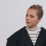 Natalya Eprikyan Instagram - Честно, в отличии от многих пошла в проект Паши @kompanp «500 страниц ответов» не за красивыми фото, а они у него надо сказать получаются:))) а мне правда было интересно ответить на сложные вопросы, в котором запуталось общество. Мне кажется, что если мы хотим в этом мире что-то изменить, то должны использовать для этого каждую возможность. И я верю, что, услышав или увидев в книге от 100 человек или хотя-бы от 80, что они, например, возьмут на работу человека с ВИЧ положительным статусом, изменят к людям, которые менее опасны, чем больные гриппом, отношение, так же как к опытам на животных, эвтаназии и т.д. Мне кажется, очень важно услышать 100 мнений на такие сложные темы, которые дадут возможность, как минимум сформировать свое, основанное на опыте разных людей, а не на роликах и ТикТоке, мнение. На видео: @alexandr.gordon @malakhov007 @xenia_sobchak @anikiti4na @ak47russ @sergach98 @nurlan__saburov @natalyosmann @georgievas @svetlana_zakharova_official @alionadol @elkasinger @akinshok2013 @a030aa Команда: @alexkolpa @inessakompan @olga__zakatova