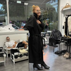 Natalya Eprikyan Instagram - #худобедношикарно #болеенеменеероскошно #nonameconceptstore #batumi