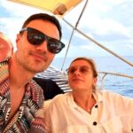 Natalya Eprikyan Instagram - Женька, имей в виду - с годами ноги растут🤷‍♀️ Спасибо огромное за праздник, за веселую компанию - ребят, ну я вас хоть и не лайкала, но запомнила😂😘 @mangohouseseychelles #mangomoments #откуданогирастут #худобедношикарно #болеенеменеероскошно