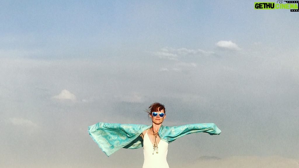 Natalya Rudakova Instagram - I believe I can fly 😆