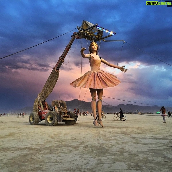 Natalya Rudakova Instagram - Little more Burning Man art that I loved 💜