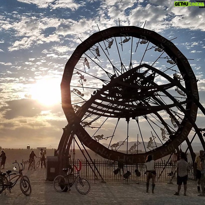Natalya Rudakova Instagram - Little more Burning Man art that I loved 💜