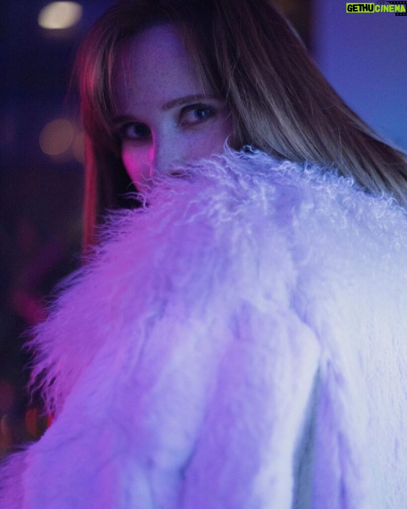 Natalya Rudakova Instagram - Follow the white rabbit 🐇