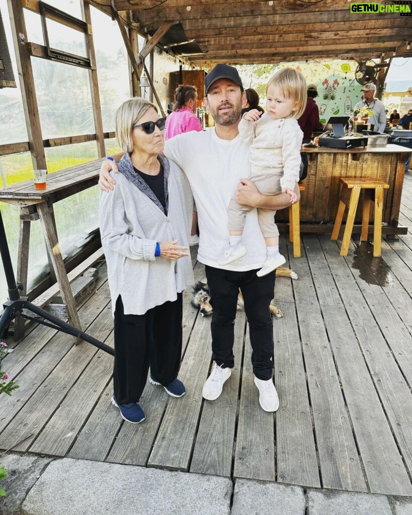 Natalya Rudakova Instagram - Family time 💜