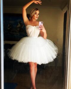 Natasha Alam Instagram - #costume for tonight’s #Halloween #party #ballet #ballerina #blackswan Bel Air