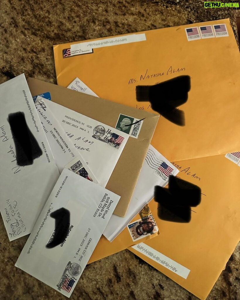 Natasha Alam Instagram - Thank you to my amazing fans for your loyalty and support. Thank you for your lovely letters to me. I promise to respond to each of you 😘🤗❤️ @alwayssunnyfxx Bel Air