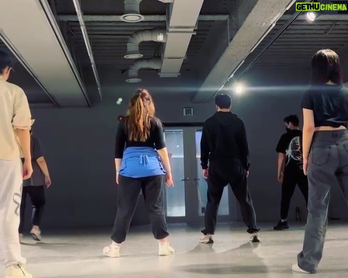 Nathaniel Ho Instagram - Back at @1milliondance for the first time since moving to #Korea. @shanshine___ volunteered me and @toddlien_official (who was visiting from LA) joined in for moral support! Was also nice bumping into @lam_crystalsin that day too! Enjoy, cos’ we definitely had fun! 🕺🏻😘 🎧: HyunA&DAWN - Ping Pong #NatHoKorea #Dance 1MILLION Dance Studio