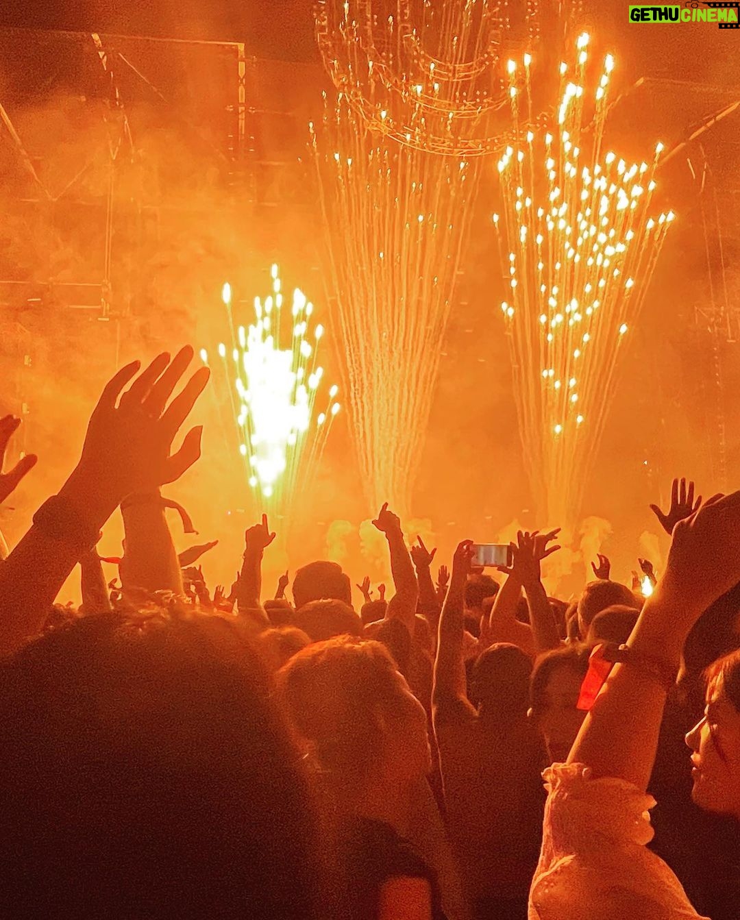 Nathaniel Ho Instagram - This is what I came for. It’s been a stressful period of time, but as I stood there amongst the pulsating music and lights, just one of many celebrating a shared moment of magic, I knew in that specific moment - this is where I’m meant to be, at this point in time. For a moment, everything felt right. @umfkorea_official was a blast. Thank you @fellaz_official, and thank you @justwhatjhuwant, @j__miny, @le232le and @juodiji for sharing this experience with me ❤️. Seoul, Korea