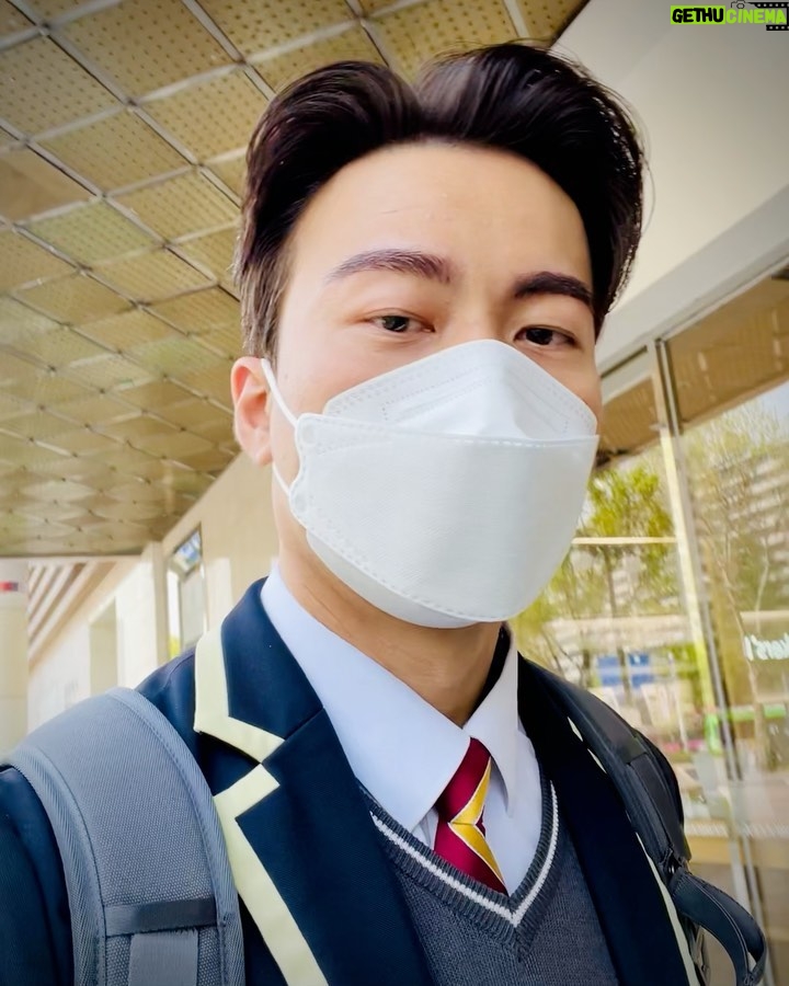 Nathaniel Ho Instagram - Back to School. 🤓 #갸루피스 #gyarupeace #nathotravels Seoul, Korea