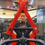Nathaniel Ho Instagram - Your body is a Temple, take care of it. When I was younger, fitness felt like a chore, and a lot of times, I abused my body by pushing it too hard, working too long without adequate rest, and oftentimes letting laziness get the better of me. As I got older though, I began to appreciate being mindful about fitness, not so much from a vanity standpoint, but really more from the point of self-care and mental health. Going to the gym was a way of taming my noisy and chaotic mind, a time for me to work on me, and push myself toward self-improvement. After all, our body is the only meat-vehicle we will have in this lifetime. There’s a lot more adventures I want to go on, so I need to take care of it so that it can continue to function well. I’ve taken a break from gym for awhile due to a serious bout of flu as well as school exams, but it’s time to build back better, baby. What kind of Temple are you going to build today? Let’s f*ckin’ go! 💪 🚀 Seoul, Korea