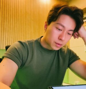 Nathaniel Ho Instagram - I missed 6 days of school this term because I caught a bad case of the flu. Mid-terms are next week and I’m low-key panicking 😂. Just gonna try my best. 화이팅! Let’s go!