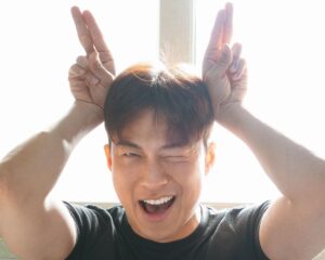 Nathaniel Ho Instagram - Happy Year of the Rabbit!! 🐇 🐇 
새해 복 많이 받으세요! 🍊🍊💰💰🧨🧨

#설날