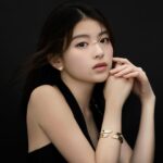 Natsuki Deguchi Instagram - プラダの認証済み100％リサイクルゴールドを使用したサステナブルなファインジュエリーコレクションから新たに パヴェダイヤモンドのシリーズが登場！ ジュエリーはやっぱりつけるだけでテンションあがるよね💎 #PradaFineJewelry#PR