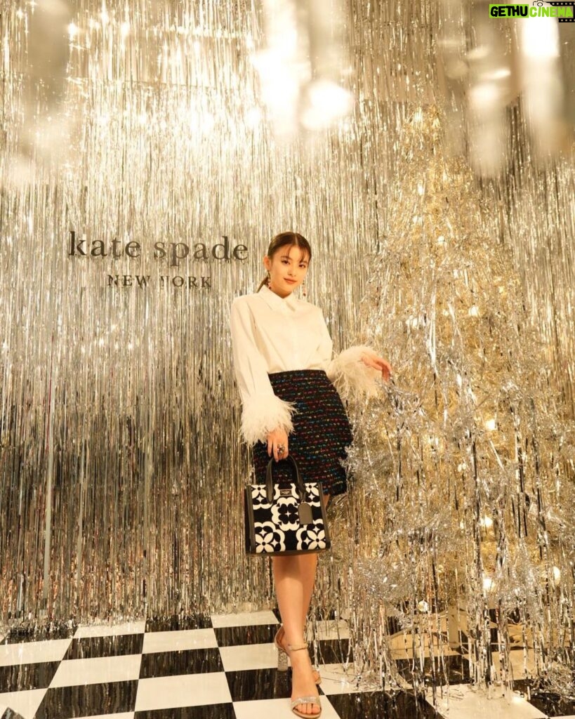 Natsuki Deguchi Instagram - kate spade new york ホリデーセレブレーションを体験できる期間限定イベントに行ってきました🎄 ZeroBase神宮前にて12月8日〜12月12日 #ケイトスペード #スペードフラワー
