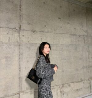 Natsuki Deguchi Instagram - 🖤🖤

やっぱり黒とゴールドってかわいいなあ〜

#SUPPORTEDBYCELINE 
#CELINEVICTOIRE 
#CELINEBYHEDISLIMANE #PR