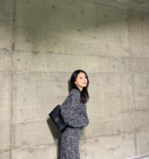 Natsuki Deguchi Instagram - 🖤🖤

やっぱり黒とゴールドってかわいいなあ〜

#SUPPORTEDBYCELINE 
#CELINEVICTOIRE 
#CELINEBYHEDISLIMANE #PR