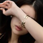 Natsuki Deguchi Instagram - プラダの認証済み100％リサイクルゴールドを使用したサステナブルなファインジュエリーコレクションから新たに パヴェダイヤモンドのシリーズが登場！ ジュエリーはやっぱりつけるだけでテンションあがるよね💎 #PradaFineJewelry#PR
