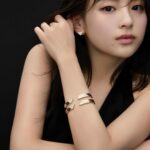 Natsuki Deguchi Instagram - プラダの認証済み100％リサイクルゴールドを使用したサステナブルなファインジュエリーコレクションから新たに パヴェダイヤモンドのシリーズが登場！ ジュエリーはやっぱりつけるだけでテンションあがるよね💎 #PradaFineJewelry#PR