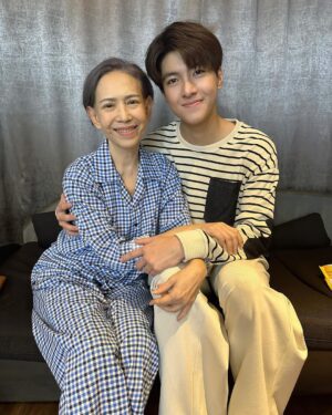 Nattapat Nimjirawat Instagram - เจอแต่บทครอบครัวมีปัญหา เรื่องนี้ก้อเช่นกันจะเป็นปัญหาหรือปมอะไร ติดตามนะคร๊าบ.. ดีใจที่ได้ร่วมงานกับพี่อ๊อฟ น้องบีบี อีกครั้งนะคร๊าบ @actart_gen @bewachi 🙏🏻🙏🏻🙏🏻 ขอบคุณแม่ตุ๊ก และพี่ป๊อกที่เอ็นดูแม็คนะคร๊าบ @justme_fullmoon @pockjasmine 🙏🏻🙏🏻❤️❤️

ถึงเวลา “ตีแผ่” ทุก ความรัก และ ความลับ
‘เปลือกรักปมลวง Hangout’
ดูได้แล้ววันนี้ ทาง MONOMAX ที่เดียวเท่านั้น
#เปลือกรักปมลวง #โดม 
#HangoutSeries
#MonoOriginal
#MONOMAX