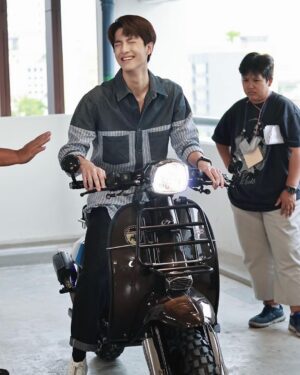 Nattapat Nimjirawat Instagram - แม็คก็เติบโตในกอง ละคร 2 เรื่อง ที่ได้ทำงานกับพี่เก้า ผกก. @9wirada พี่เก้าก็จะมีไอเดียให้แม็คได้ทำอะไรแปลกๆใหม่ๆ ทำให้เราได้รับประสบการณ์และเรียนรู้อะไรใหม่ๆหลายอย่าง ทีมงานก็ลุ้นๆไปด้วย สนุกดีครับ.. ขอบคุณทุกๆคนในทีม ที่คอยเป็นห่วงและคำนึงเรื่องความปลอดภัยให้กับแมคนะคร๊าบ.. เกมรักทรยศอีก 2 ep สุดท้าย รอชมต่อสัปดาห์หน้านะคร๊าบ #พัชร์ ##เกมรักทรยศ #TheBetrayal #แม็คณัฐพัชร์ #mildmac #mild_mac