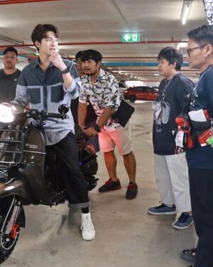 Nattapat Nimjirawat Instagram - แม็คก็เติบโตในกอง ละคร 2 เรื่อง ที่ได้ทำงานกับพี่เก้า ผกก. @9wirada พี่เก้าก็จะมีไอเดียให้แม็คได้ทำอะไรแปลกๆใหม่ๆ ทำให้เราได้รับประสบการณ์และเรียนรู้อะไรใหม่ๆหลายอย่าง ทีมงานก็ลุ้นๆไปด้วย สนุกดีครับ.. ขอบคุณทุกๆคนในทีม ที่คอยเป็นห่วงและคำนึงเรื่องความปลอดภัยให้กับแมคนะคร๊าบ.. เกมรักทรยศอีก 2 ep สุดท้าย รอชมต่อสัปดาห์หน้านะคร๊าบ #พัชร์ ##เกมรักทรยศ #TheBetrayal #แม็คณัฐพัชร์ #mildmac #mild_mac