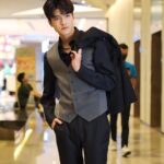 Nattapat Nimjirawat Instagram - มาในลุคเท่ๆ บ้างง @nattapatmac #addictedherointheseries #herointheseriesรักเสพติด 🥼 @verasalonstudio 💄💇🏼‍♂️ @peakmakeup8