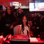 Natti Natasha Instagram - La riqueza mental es la que te hará GRANDE . Nos vemos este jueves en @premiolonuestro con un Show especial para ustedes . Ya saben ? 🇩🇴
