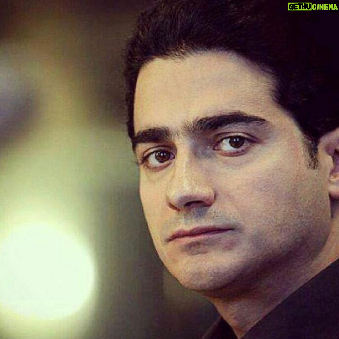 Navid Mohammadzadeh Instagram - 👑 @homayounshajarian #legend